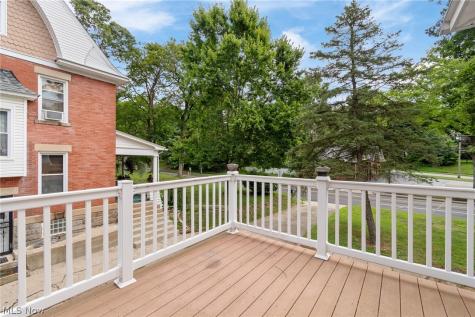 1422 Burbank Wooster OH 44691