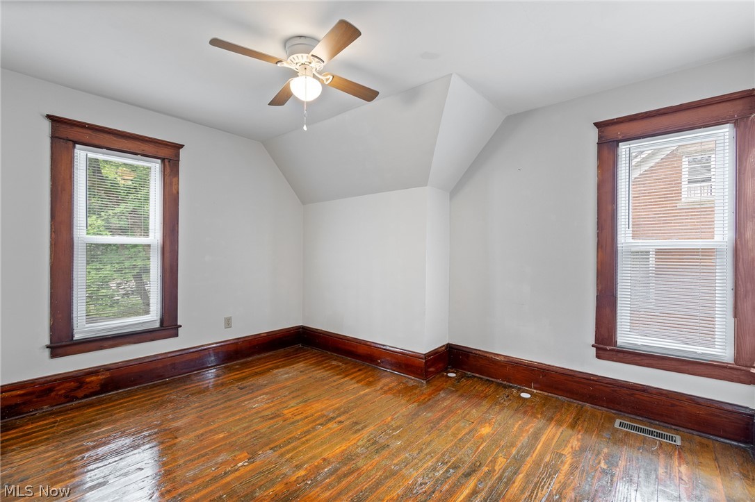 1422 Burbank Wooster OH 44691