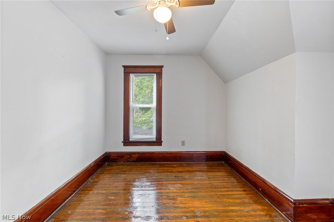 1422 Burbank Wooster OH 44691