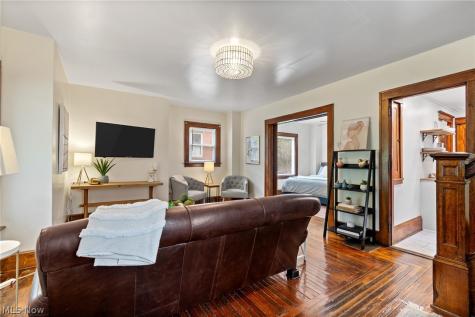 1422 Burbank Wooster OH 44691