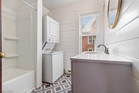 1422 Burbank Wooster OH 44691