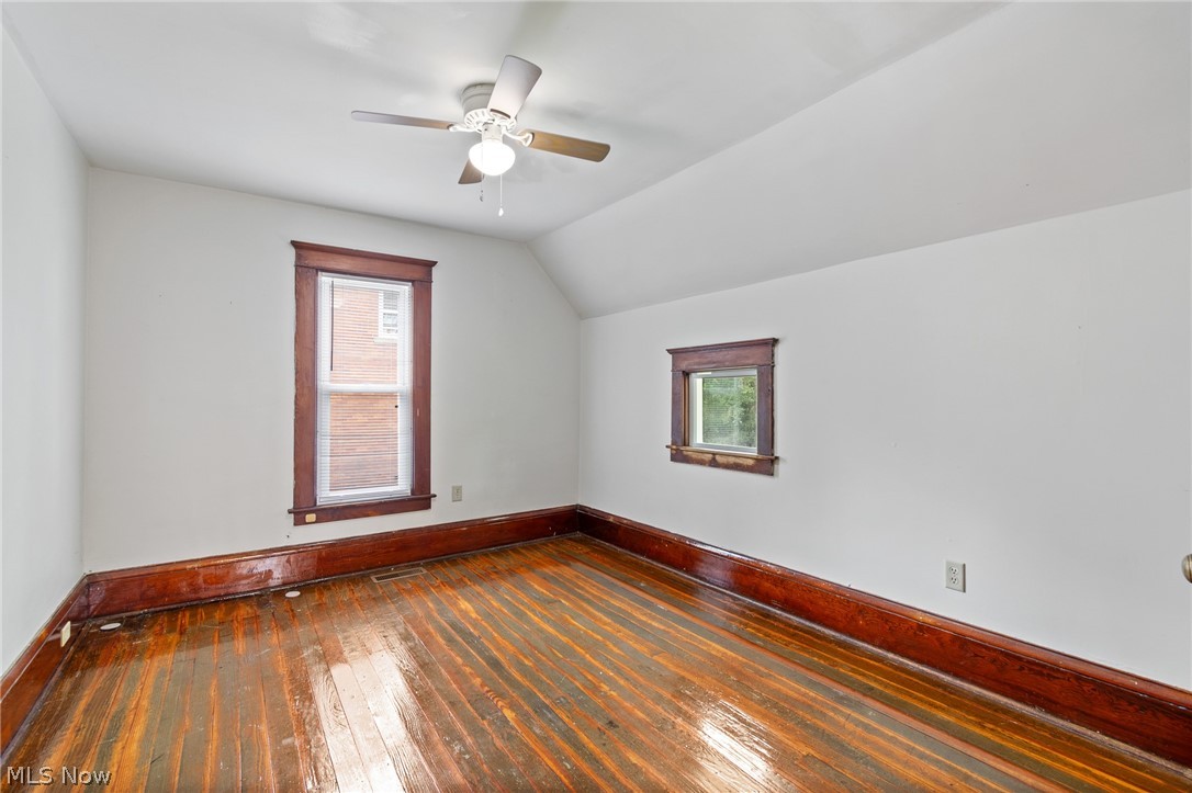 1422 Burbank Wooster OH 44691