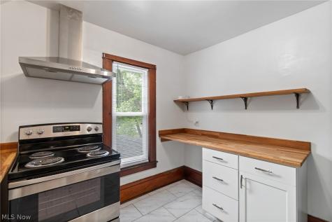 1422 Burbank Wooster OH 44691
