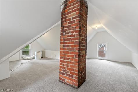 1422 Burbank Wooster OH 44691