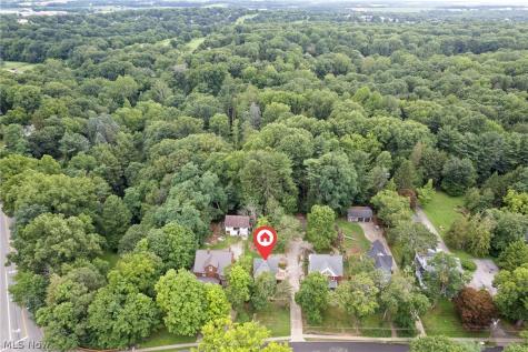 1422 Burbank Wooster OH 44691