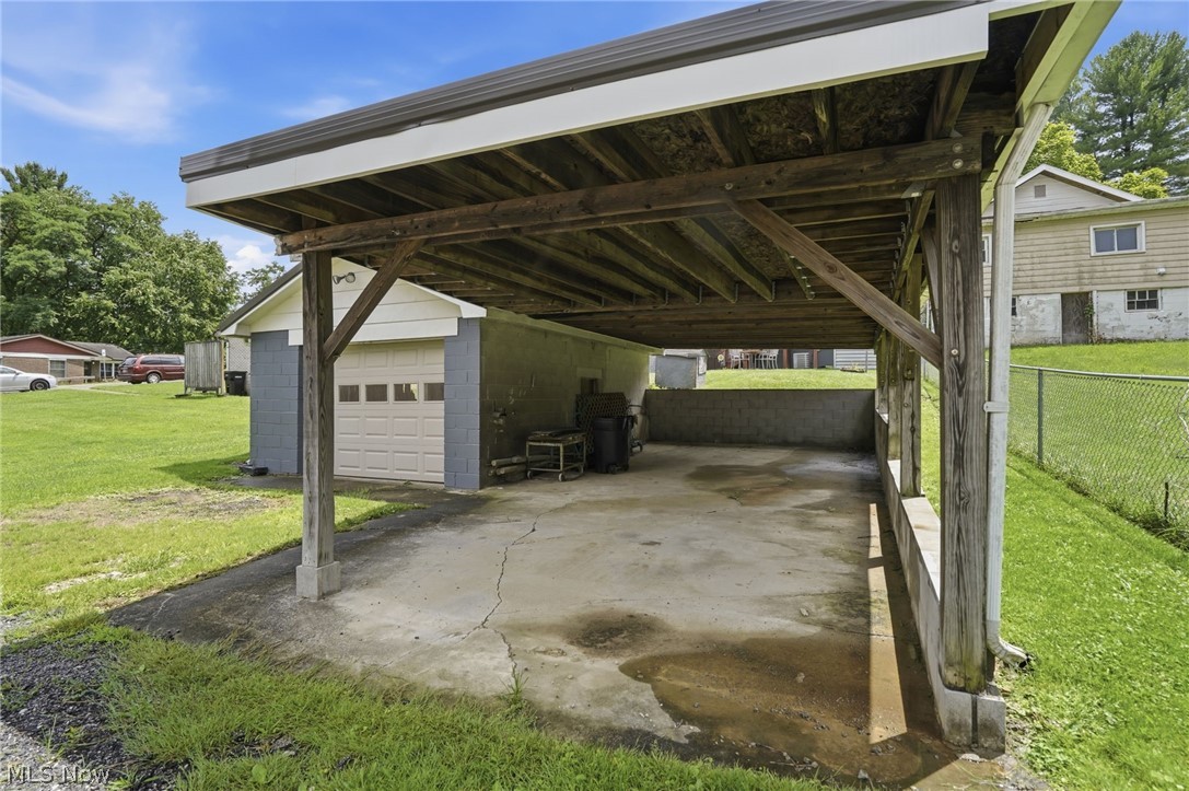 1329 Race Street Zanesville OH 43701