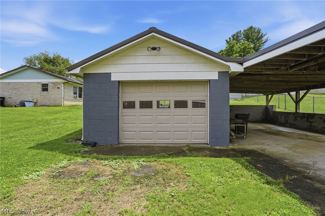 1329 Race Street Zanesville OH 43701