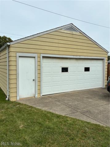 8812 Torrance Avenue Brooklyn OH 44144