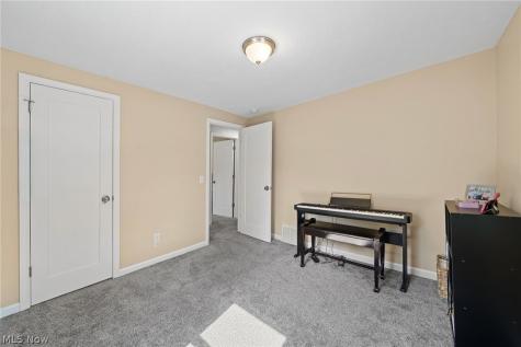 327 Sewell Avenue Akron OH 44319