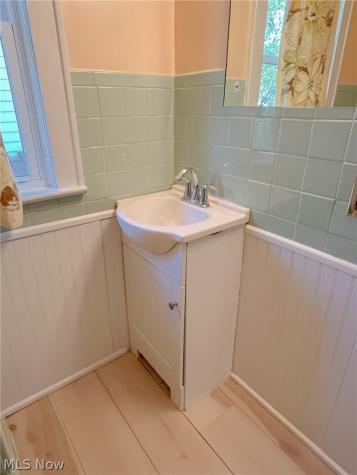 437 Keenan Avenue Cuyahoga Falls OH 44221