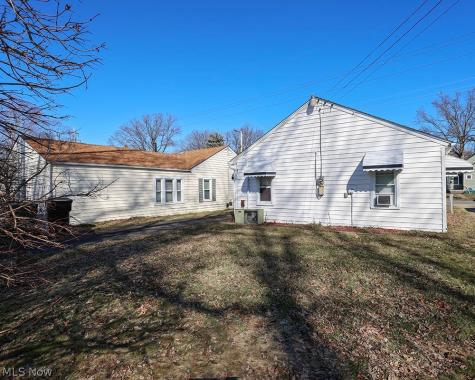 805 Clark Street Elyria OH 44035