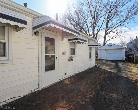 805 Clark Street Elyria OH 44035