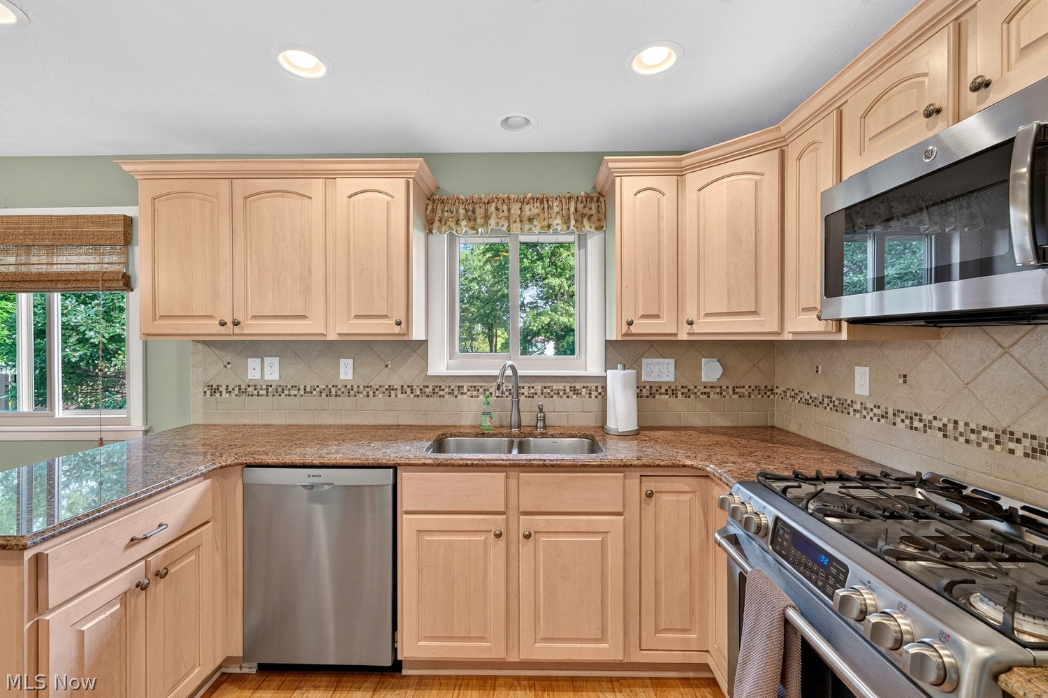 16116 Shurmer Road Strongsville OH 44136