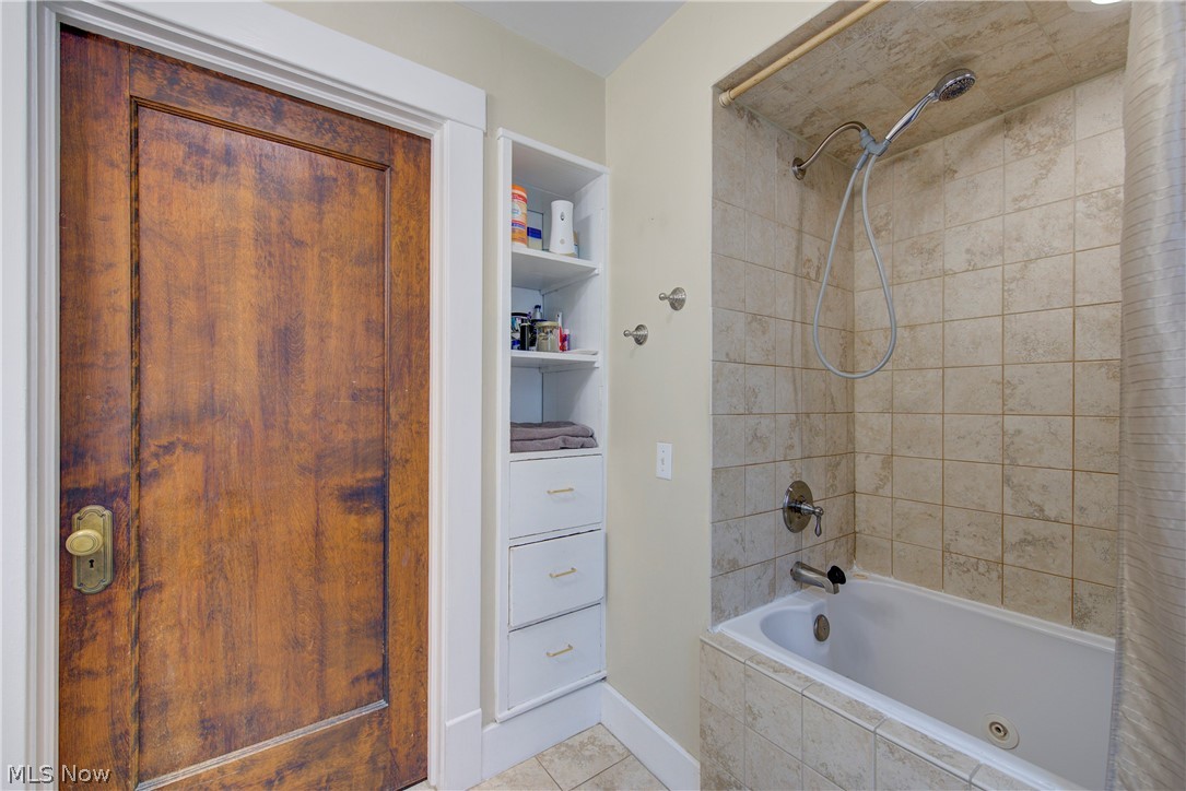 193 1/2 W Main Street Norwalk OH 44857