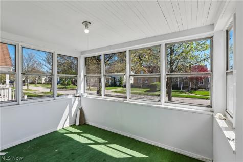 13618 Wainstead Avenue Cleveland OH 44111