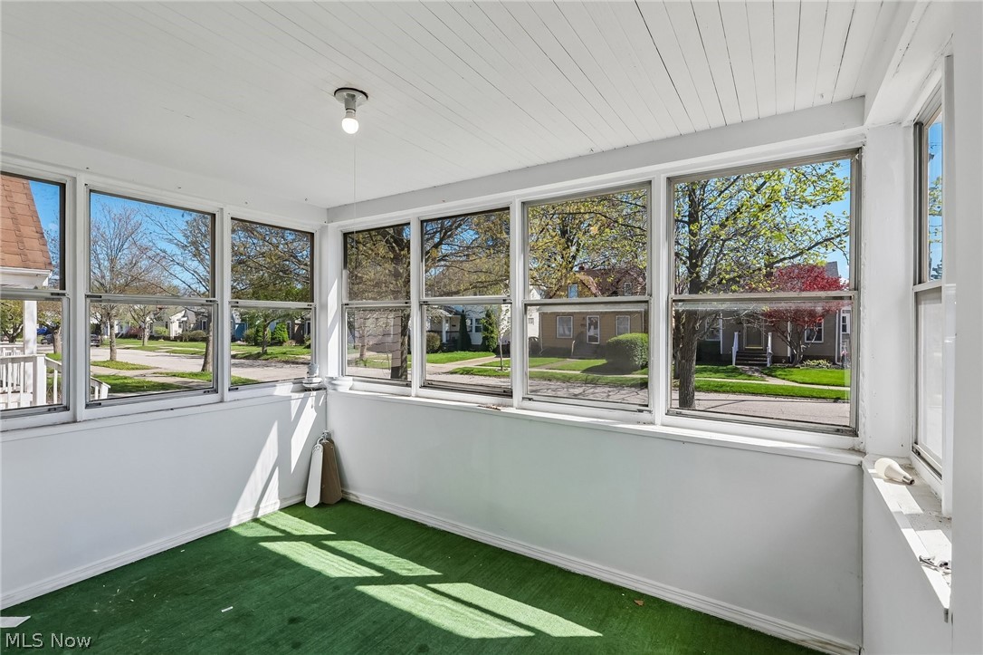 13618 Wainstead Avenue Cleveland OH 44111