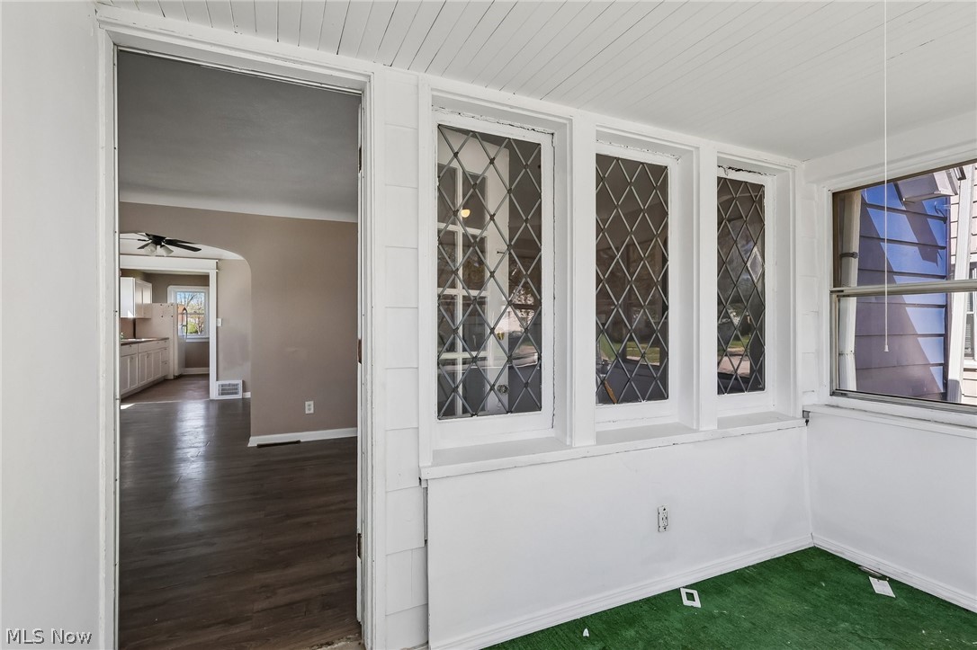 13618 Wainstead Avenue Cleveland OH 44111