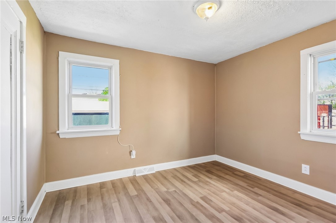 13618 Wainstead Avenue Cleveland OH 44111