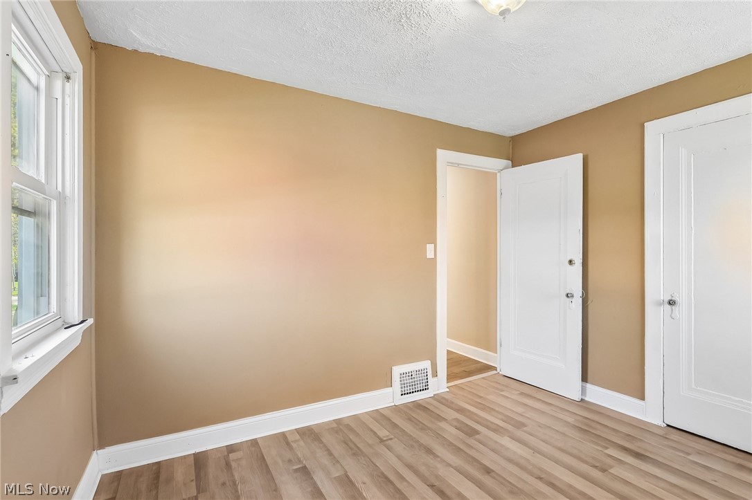 13618 Wainstead Avenue Cleveland OH 44111