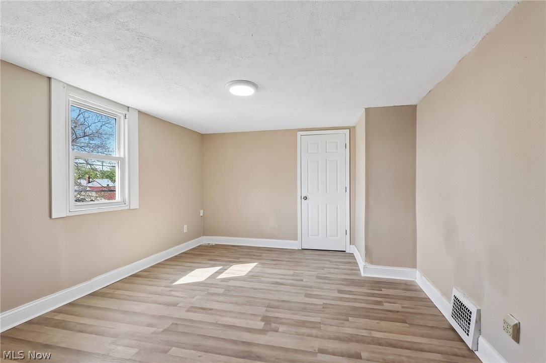 13618 Wainstead Avenue Cleveland OH 44111