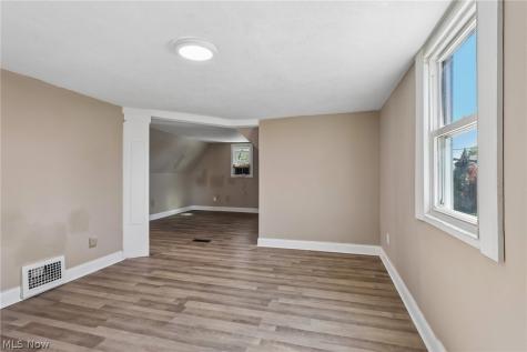 13618 Wainstead Avenue Cleveland OH 44111