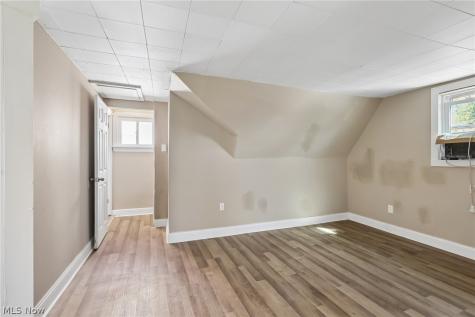 13618 Wainstead Avenue Cleveland OH 44111