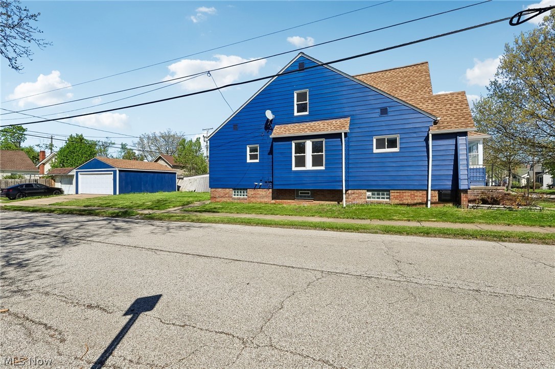 13618 Wainstead Avenue Cleveland OH 44111
