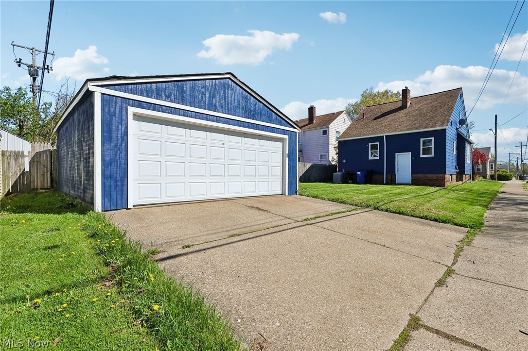 13618 Wainstead Avenue Cleveland OH 44111