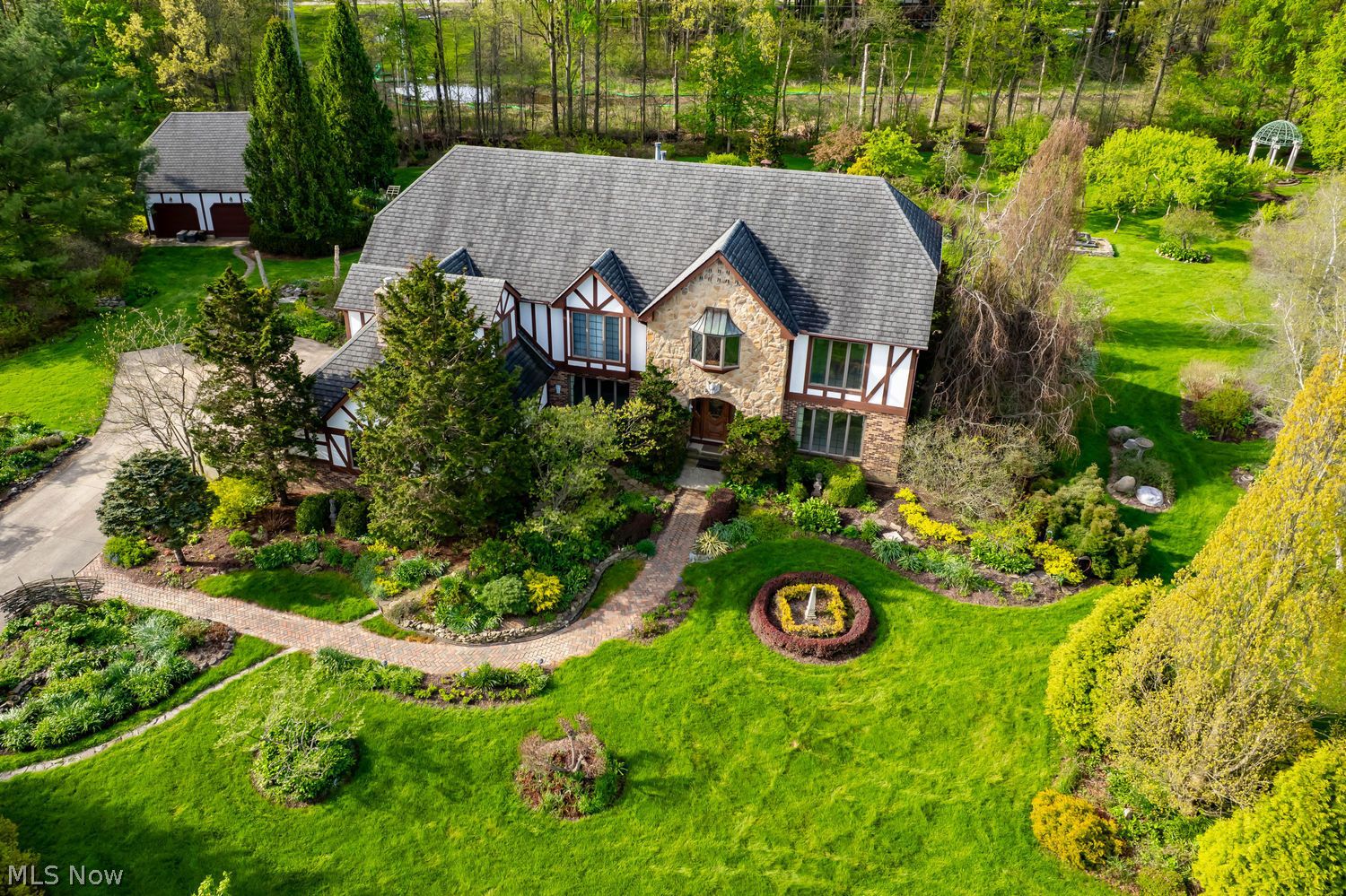 37690 Eagle Nest Drive Grafton OH 44044
