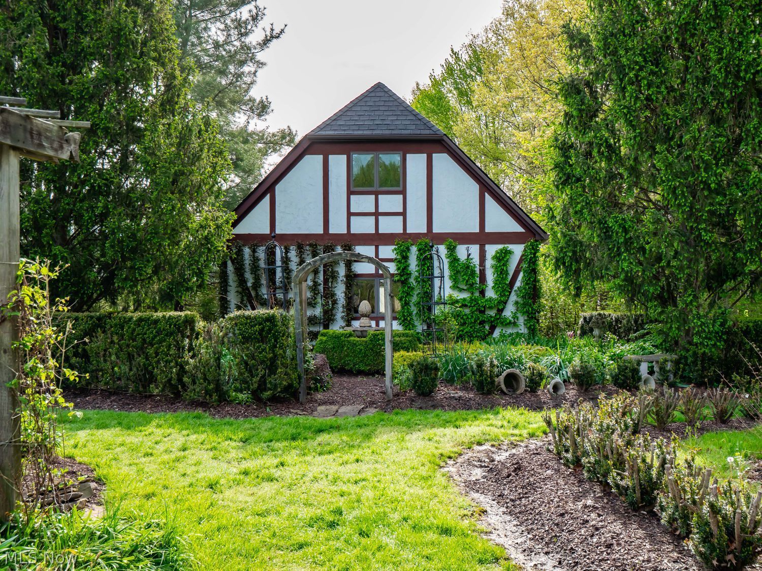 37690 Eagle Nest Drive Grafton OH 44044