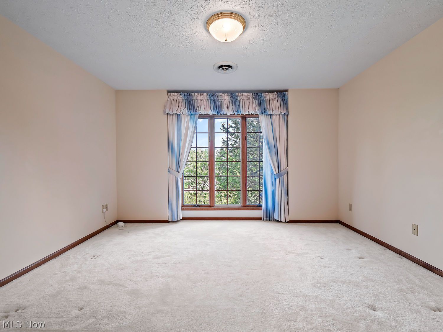 37690 Eagle Nest Drive Grafton OH 44044