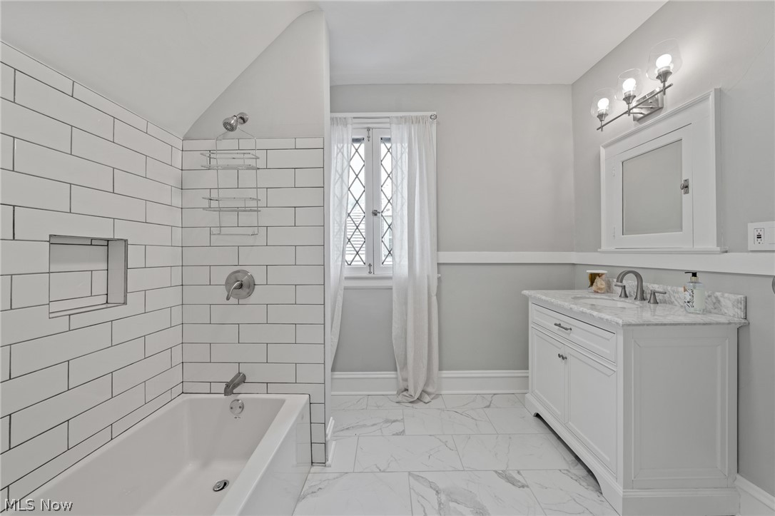 2965 Fairmount Boulevard Cleveland Heights OH 44118