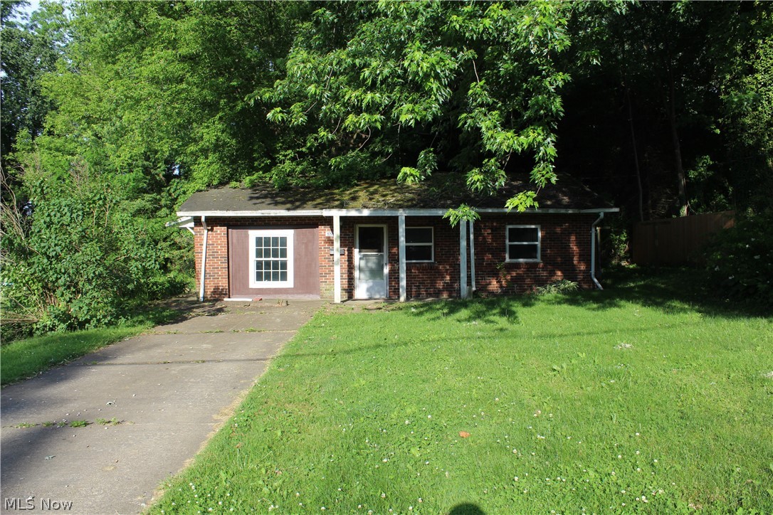 323 Fox Drive Ashtabula OH 44004