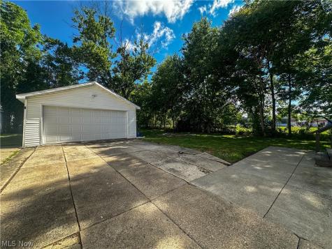 40 Madison Avenue Niles OH 44505