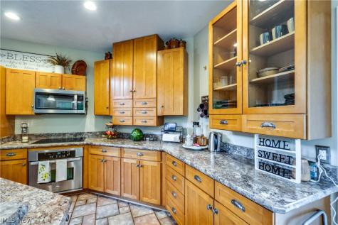 4364 Laburnum Drive Akron OH 44319