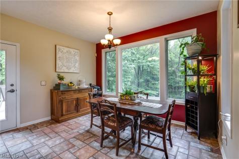 4364 Laburnum Drive Akron OH 44319
