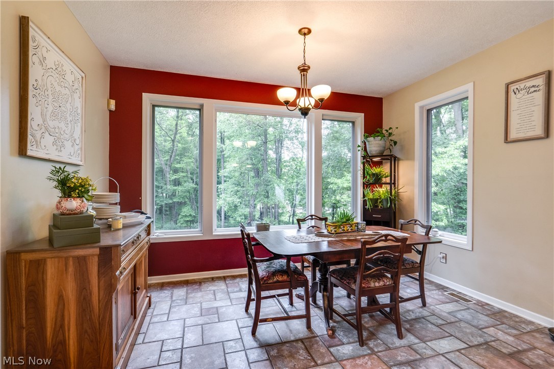 4364 Laburnum Drive Akron OH 44319