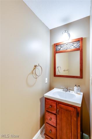 4364 Laburnum Drive Akron OH 44319