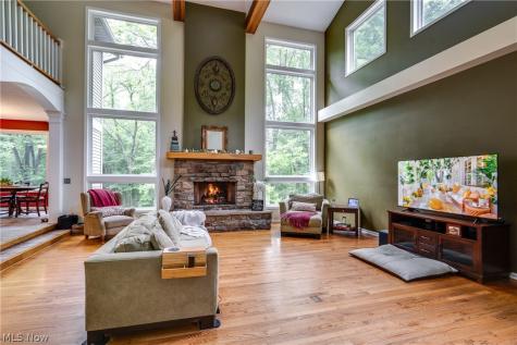 4364 Laburnum Drive Akron OH 44319