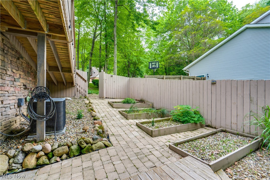 4364 Laburnum Drive Akron OH 44319