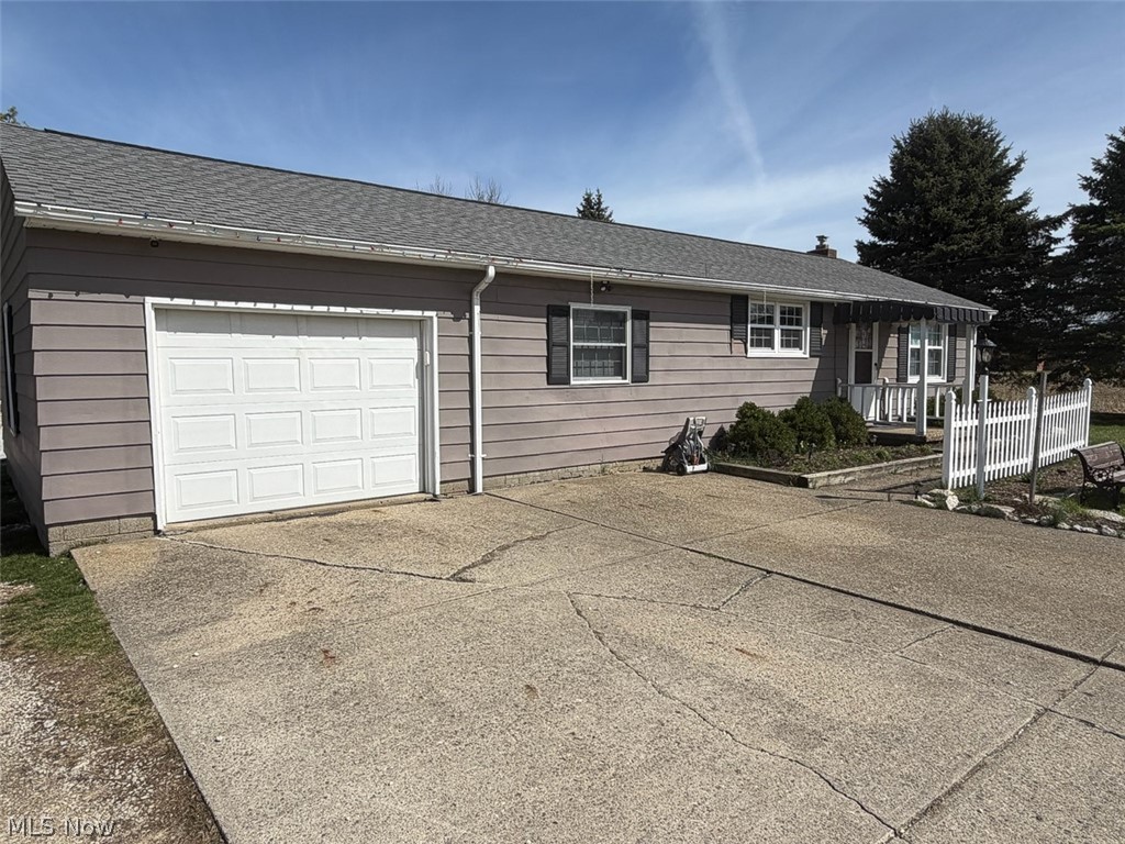 6395 Easton Street NE Louisville OH 44641