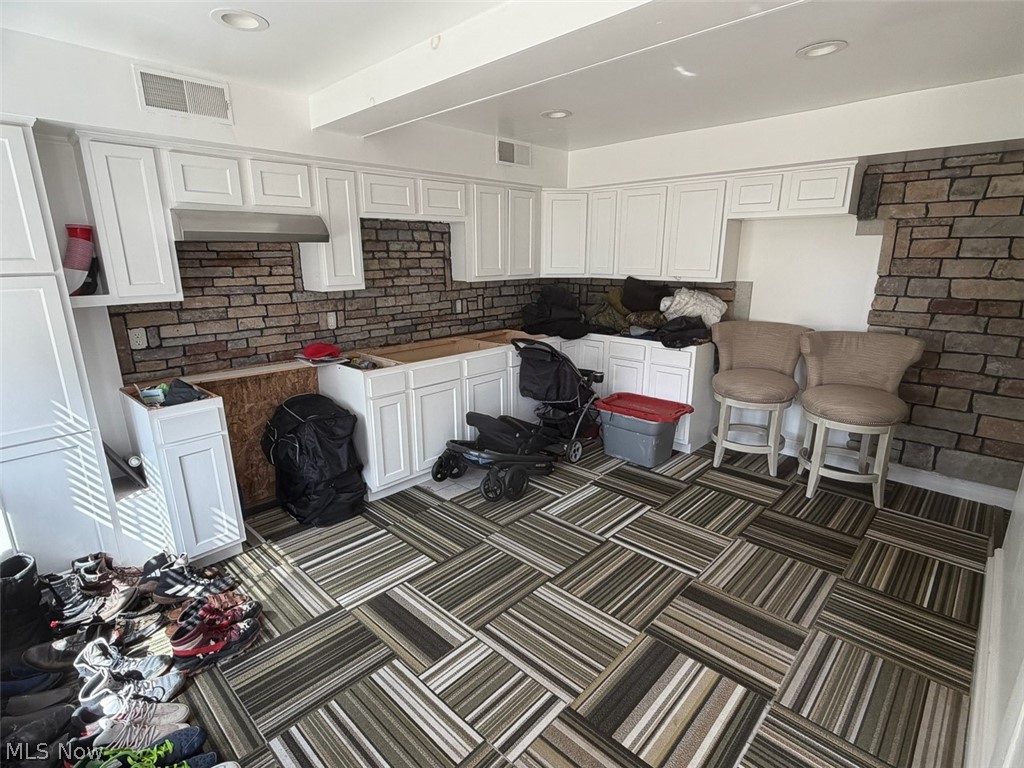 6395 Easton Street NE Louisville OH 44641