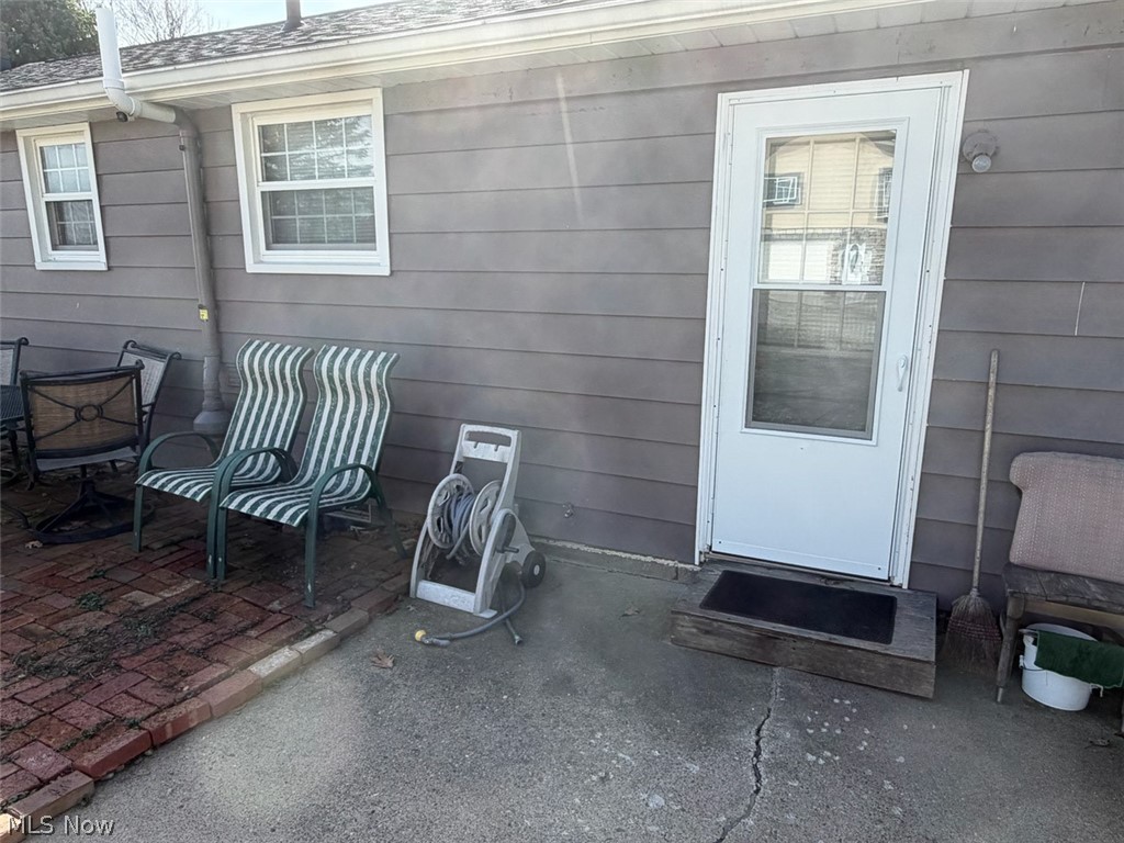 6395 Easton Street NE Louisville OH 44641