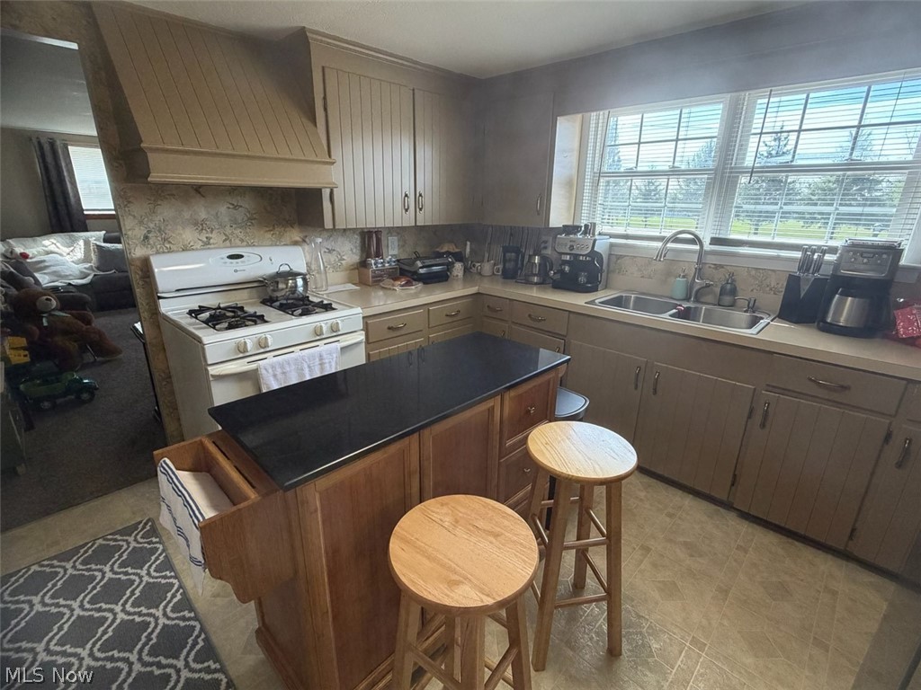 6395 Easton Street NE Louisville OH 44641