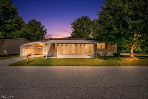 16 Cherry Lane Olmsted Twp OH 44138