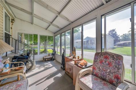 16 Cherry Lane Olmsted Twp OH 44138