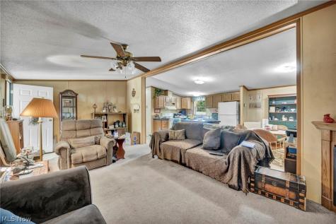 16 Cherry Lane Olmsted Twp OH 44138