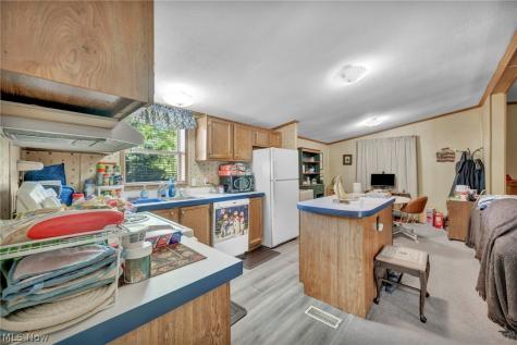 16 Cherry Lane Olmsted Twp OH 44138