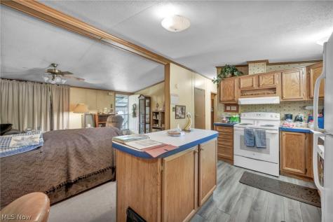 16 Cherry Lane Olmsted Twp OH 44138