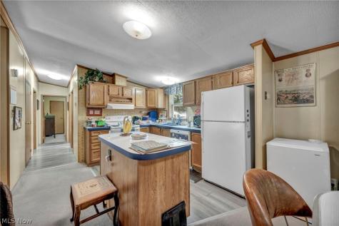16 Cherry Lane Olmsted Twp OH 44138